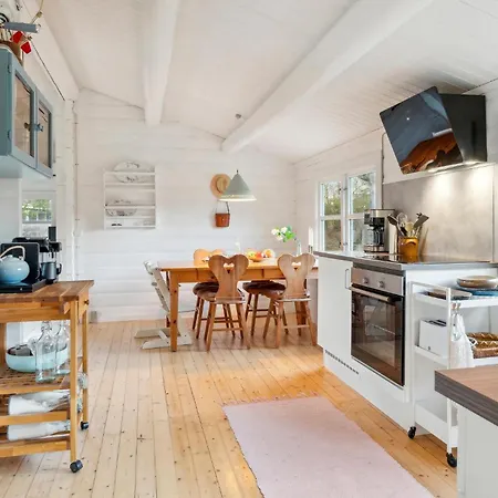 Stunning In With Kitchen